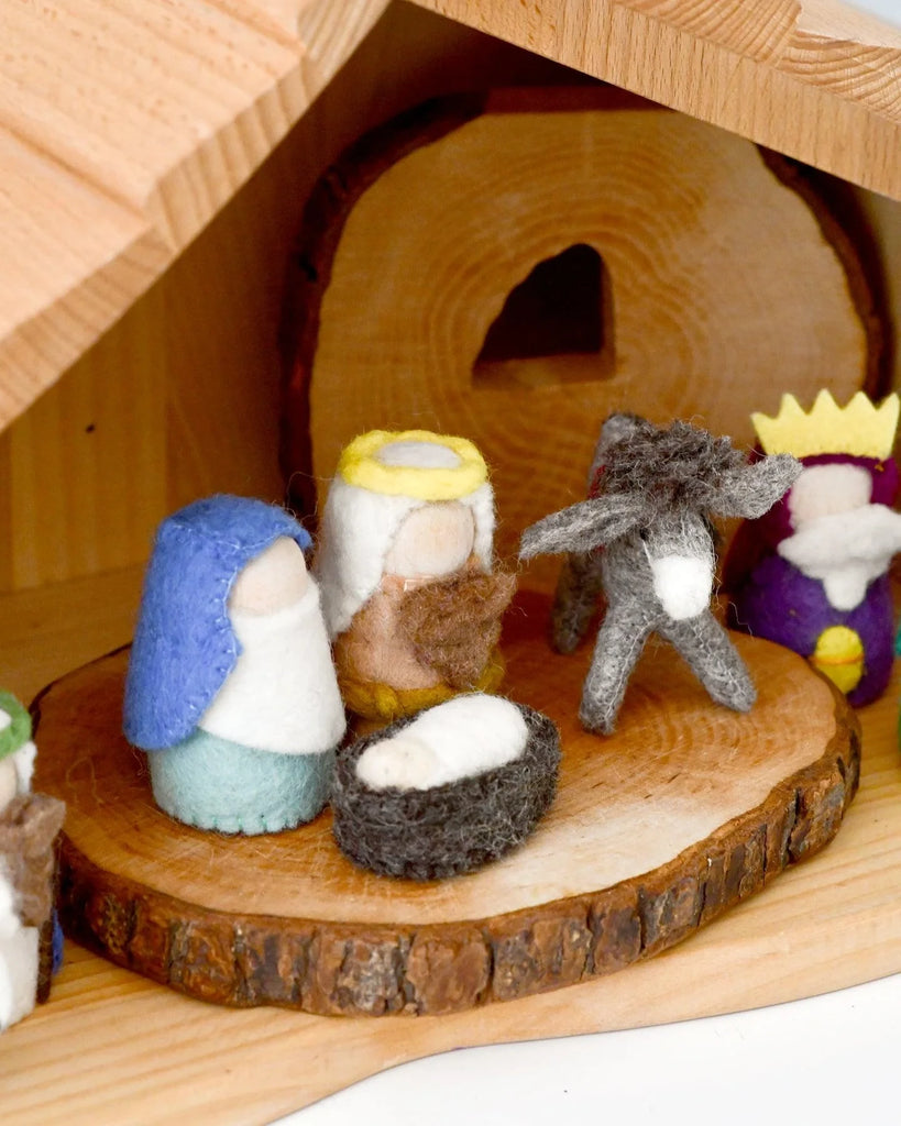 Christmas-Nativity-Peg-Dolls-8.webp