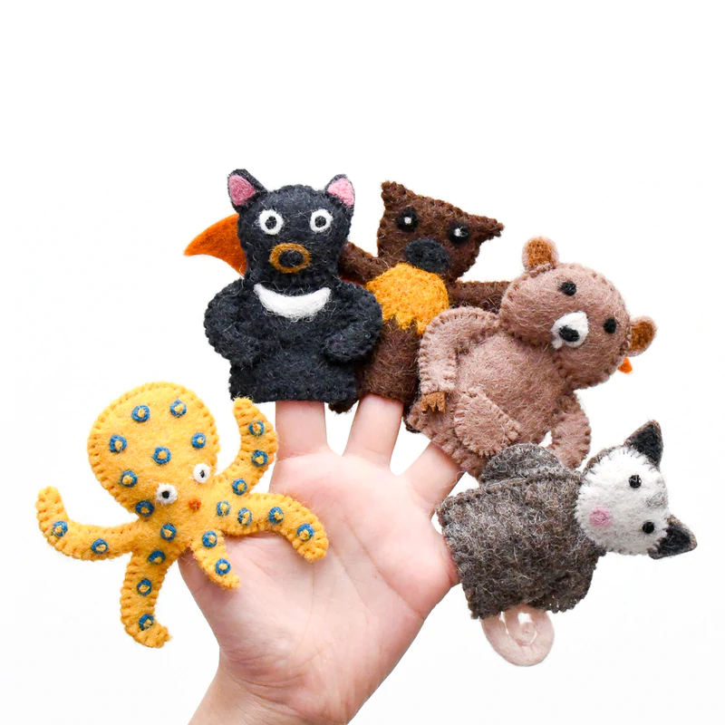 felt-finger-puppets-kids-11_800x.webp